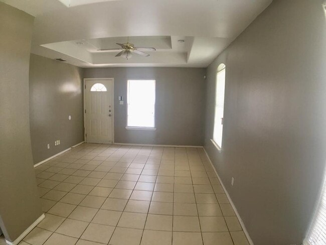 1107 S Palm, Unit 2 in Pharr, TX - Building Photo - Building Photo