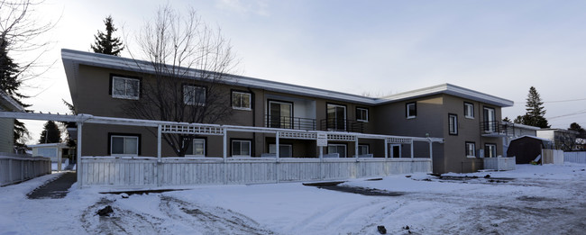 620 68th Ave SW in Calgary, AB - Building Photo - Building Photo