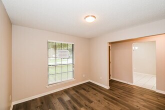 3667 Lumberjack Cir N in Jacksonville, FL - Building Photo - Building Photo