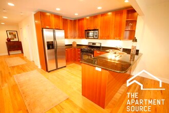 6954 N Greenview Ave in Chicago, IL - Building Photo - Building Photo