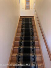 274 N Rd in Milton, NY - Foto de edificio - Building Photo