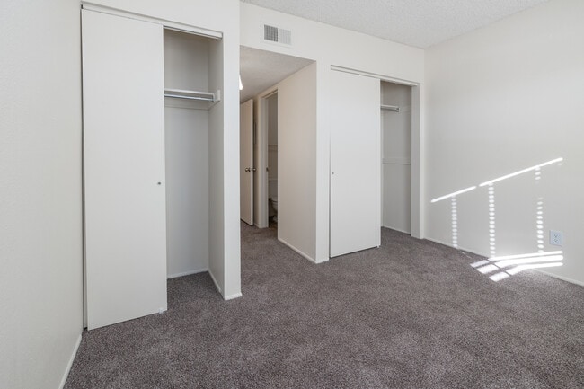 Toscana Cove Apartments in Tucson, AZ - Building Photo - Interior Photo