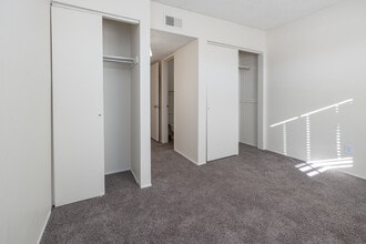 Toscana Cove Apartments in Tucson, AZ - Building Photo - Interior Photo