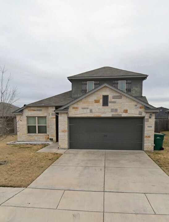 10464 Dakota River in Converse, TX - Foto de edificio