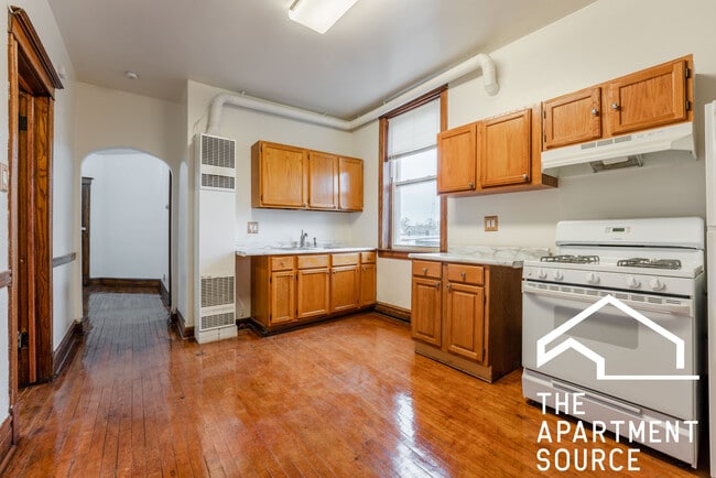 2014 N Kedzie Ave in Chicago, IL - Building Photo - Building Photo