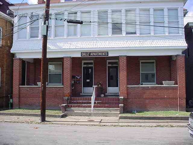 206-208 Walnut St in Clarksburg, WV - Building Photo - Building Photo