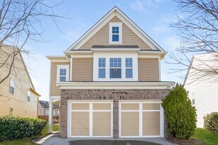 5845 Crestwick Wy in Cumming, GA - Building Photo