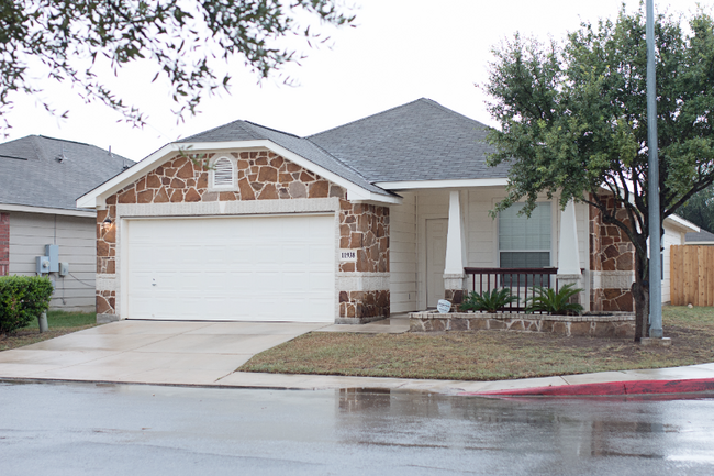 11938 Cheney Glen in San Antonio, TX - Building Photo - Building Photo