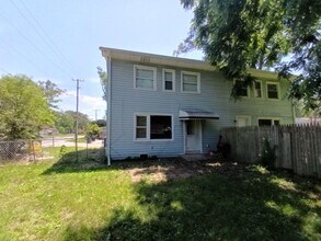 2263 Delton Ct in Westland, MI - Building Photo - Building Photo