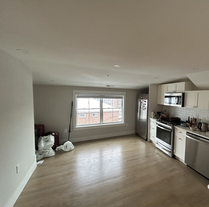 13 Greylock Rd in Boston, MA - Building Photo