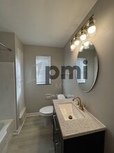 2135 Ridgeview Rd in Upper Arlington, OH - Building Photo - Building Photo