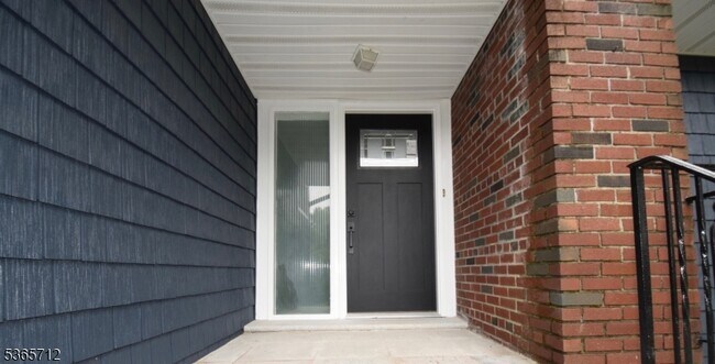 53 Pine Grove Rd in Berkeley Heights, NJ - Building Photo - Building Photo