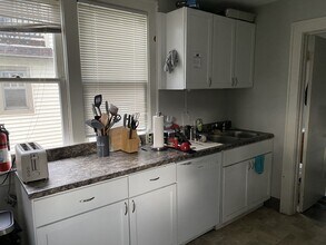 87 E 15th St in Holland, MI - Building Photo - Building Photo