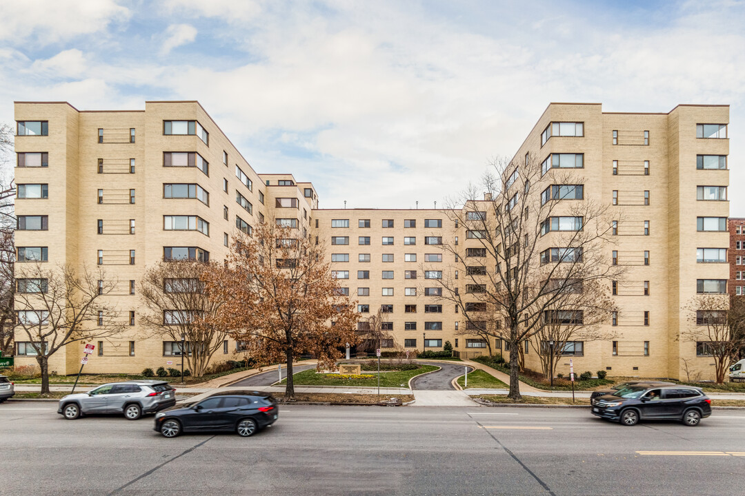 Wilshire Park Condominium in Washington, DC - Foto de edificio