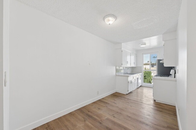 6828 Fulton Ave in Los Angeles, CA - Building Photo - Building Photo