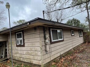 301 Cypress St in Alvin, TX - Foto de edificio - Building Photo