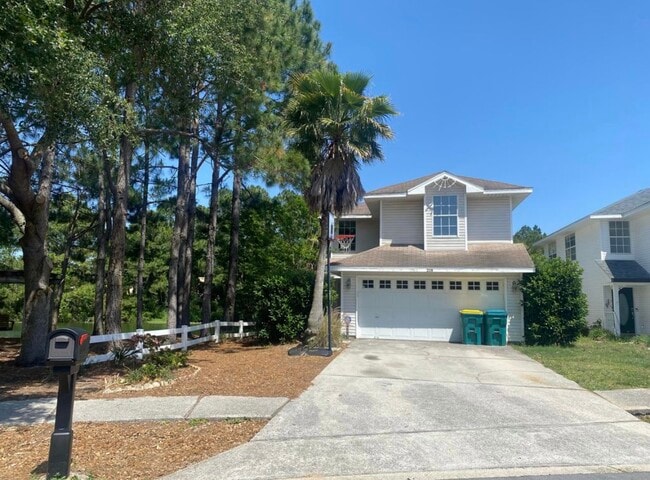 208 Twin Lakes Ln