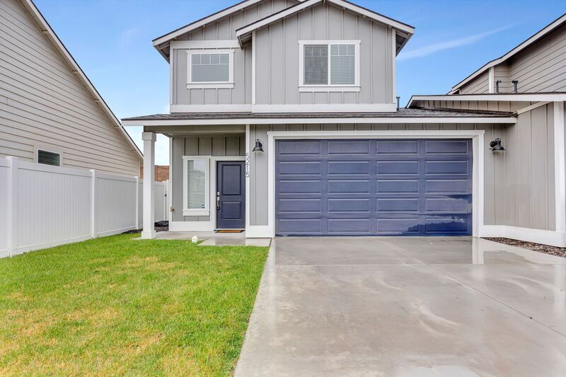 5215 Remington Dr in Pasco, WA - Building Photo