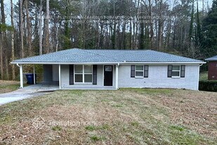4422 Lovridge Dr SW in Atlanta, GA - Building Photo