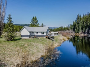 29024 Yaak River Rd in Troy, MT - Building Photo - Building Photo