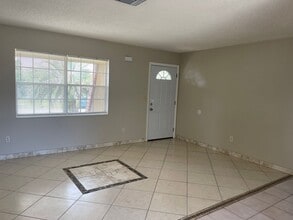 5362 Springwood Rd in Spring Hill, FL - Building Photo - Building Photo