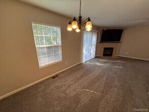 6445 Hatchery Rd in Waterford Township, MI - Building Photo - Building Photo
