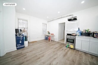32-63-63 47th St in Queens, NY - Building Photo - Building Photo