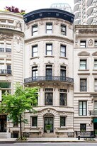 4 E 62nd St in New York, NY - Building Photo
