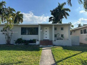 926 Polk St in Hollywood, FL - Building Photo - Building Photo