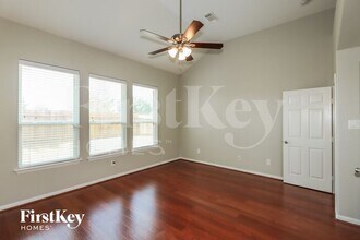 13112 Shallow Falls Ln in Pearland, TX - Foto de edificio - Building Photo