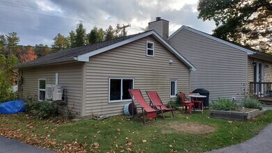 11 Dana Ave in Kittery, ME - Building Photo - Building Photo