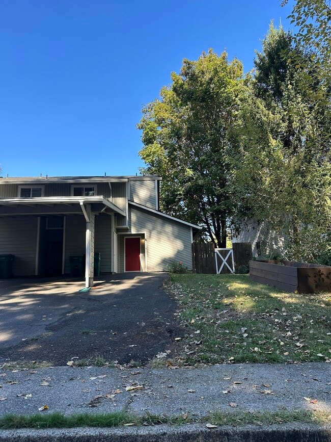 property at 605 Andrew St