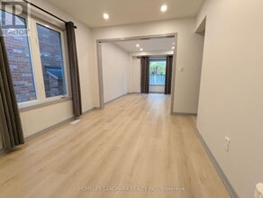 27 Walter Sangster Rd in Whitchurch-Stouffville, ON - Building Photo - Building Photo