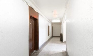 Noll Place Apartments in Newark, NJ - Building Photo - Interior Photo