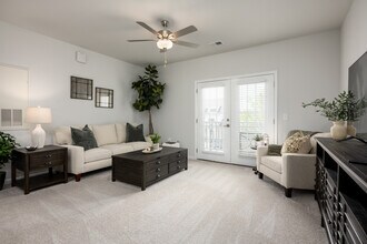 The Grand at Union Cross in Kernersville, NC - Foto de edificio - Interior Photo
