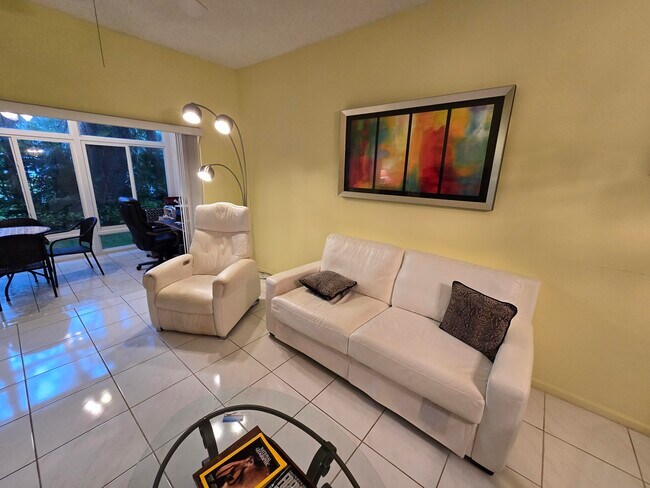 5084 Rose Hill Dr in Boynton Beach, FL - Building Photo - Building Photo