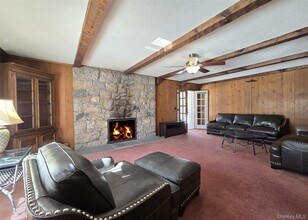 77 Jamaica Ave in Holtsville, NY - Building Photo - Building Photo