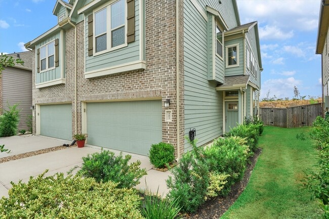 207 Biltmore Loop in Montgomery, TX - Building Photo - Building Photo