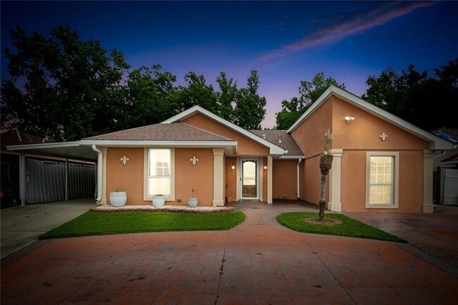property at 2930 Laurie Ln