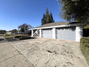 1611 Oakview Dr in Roseville, CA - Building Photo - Building Photo