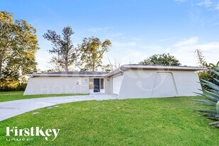 1802 Ridgecrest St in Lehigh Acres, FL - Building Photo