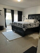 9375 Fontainebleau Blvd, Unit L219 in Miami, FL - Foto de edificio - Building Photo