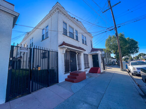 1452 W 39th St in Los Angeles, CA - Building Photo - Building Photo