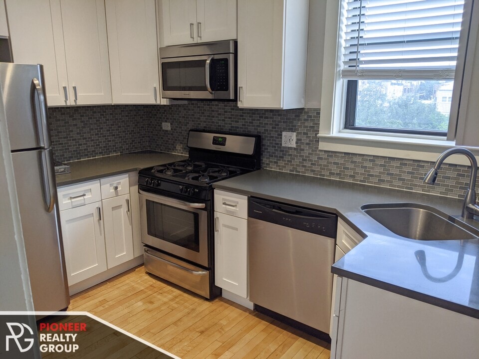 2329 N Rockwell St, Unit 2319-A1 in Chicago, IL - Foto de edificio