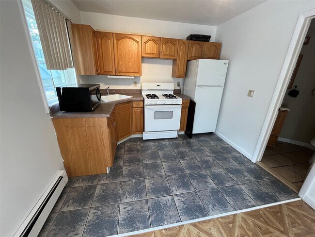 46 Glen Ln in Kings Park, NY - Building Photo - Building Photo