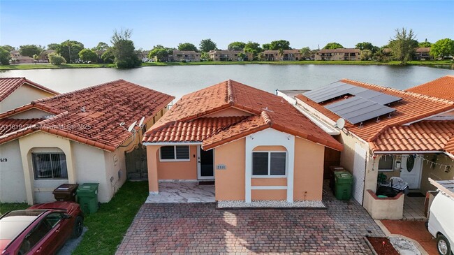 2515 W 65th St in Hialeah, FL - Building Photo - Building Photo