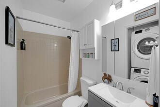 1580 Market St, Unit B - Upstairs bd 2 in Fairbanks, AK - Building Photo - Building Photo