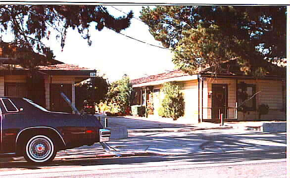 123 Redwood Ave in Redwood City, CA - Building Photo - Building Photo