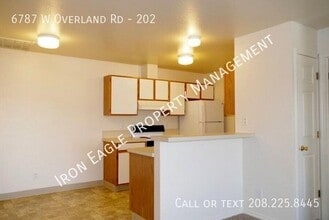 6787 W Overland Rd in Boise, ID - Building Photo - Building Photo