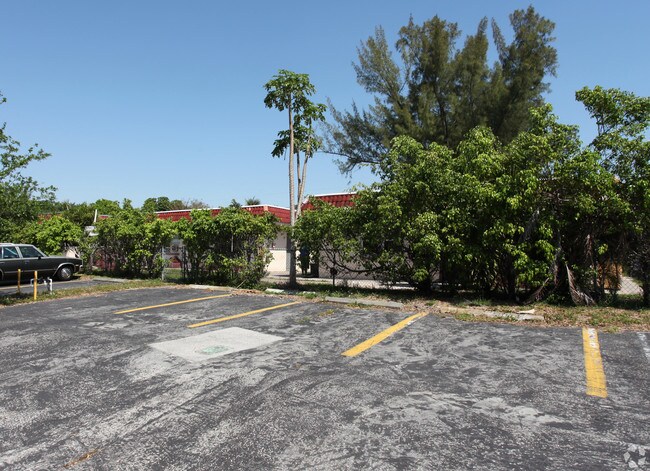 447-505 SW 2nd Pl in Pompano Beach, FL - Foto de edificio - Building Photo